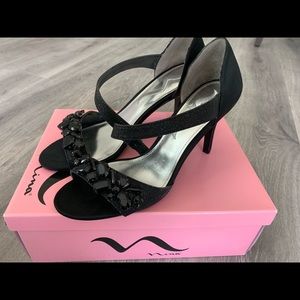 Nina Size 8.5 Dressy Sandals